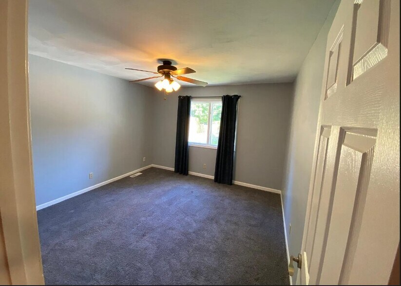 Building Photo - 2316 Austin Dr