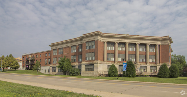 Primary Photo - Washington Manor Senior Residences