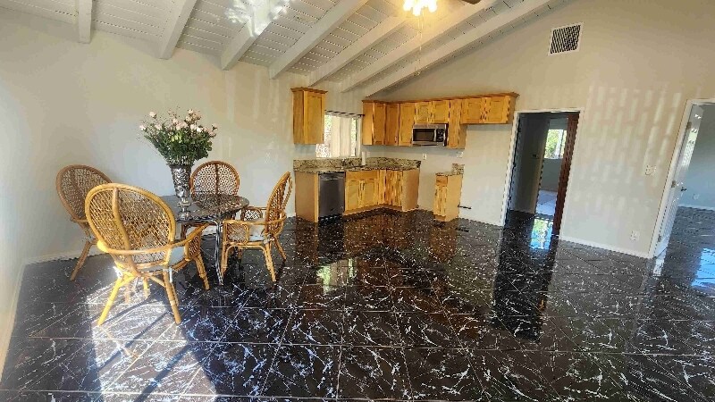 Building Photo - 17251 Gresham St