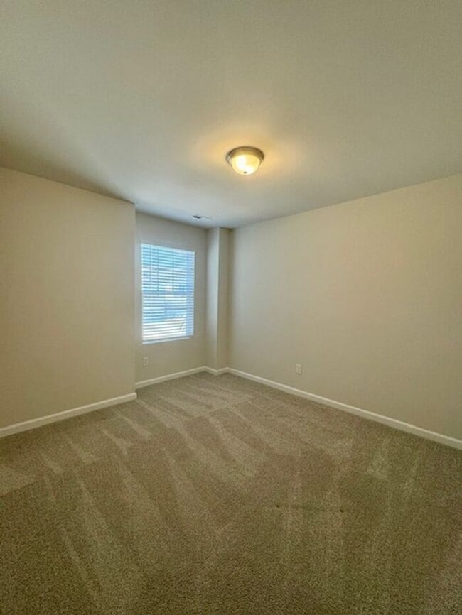 Building Photo - 3BR/2.5BA w/ Quartz Kitchen + Garage in North Charlotte