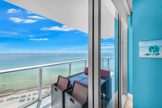 Building Photo - 17001 Collins Ave