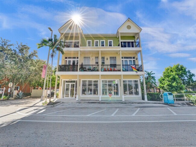 Building Photo - 2356 Wilton Dr