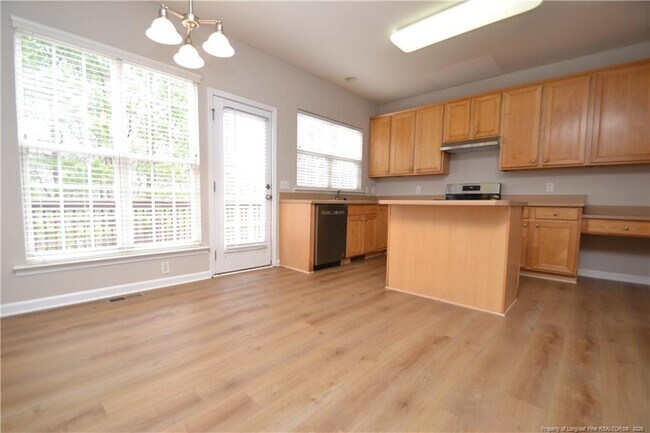 Building Photo - 7830 Clover Creek Ct
