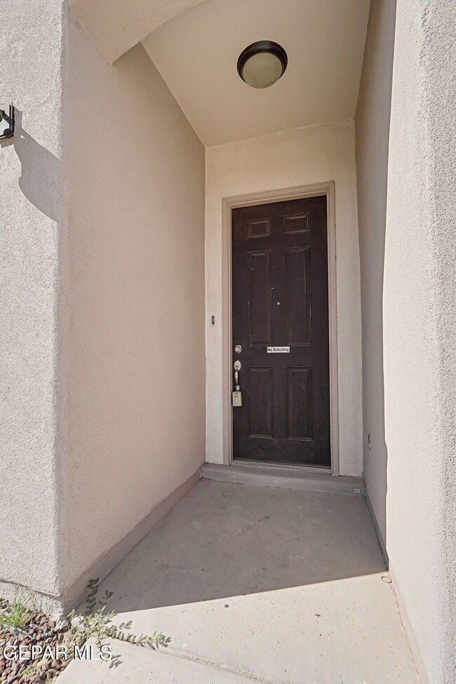 Building Photo - 12917 Nidd Ave