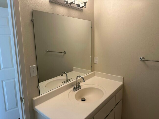 Building Photo - 1891 Lakebird Dr