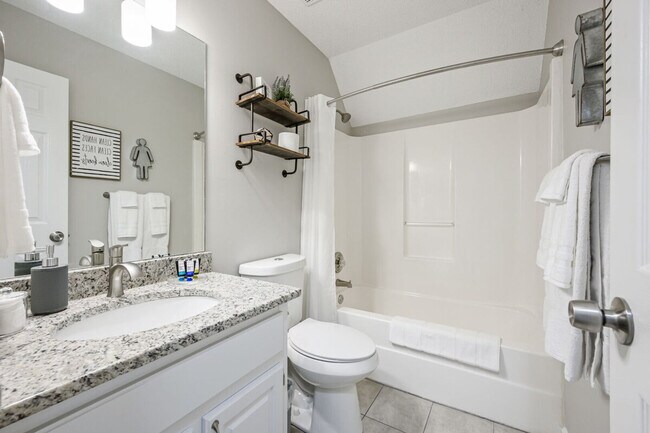 Building Photo - 23 Magnolia Ct