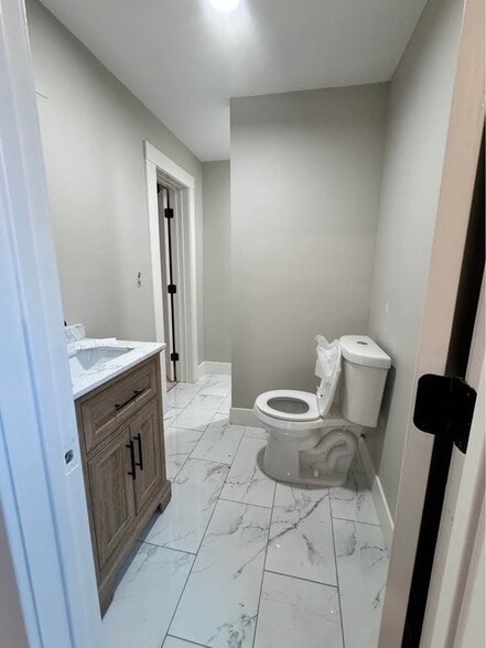 Building Photo - 217 Alexander St