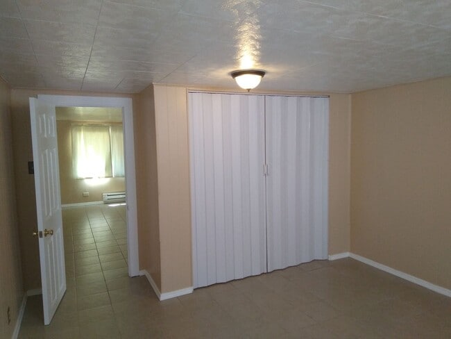 Building Photo - 3 Bed / 2 Bath Home + 1 bed / 1 bath Casita & work shop