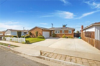Building Photo - 825 Mulberry Ave