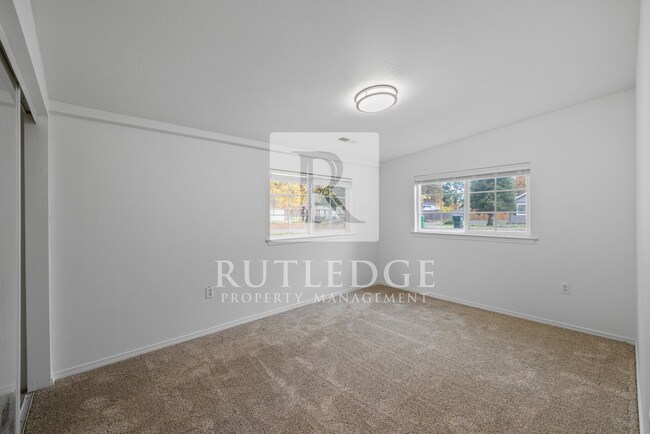 Building Photo - 176 Mallory Ln