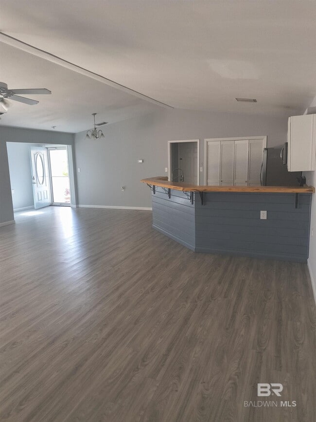 Building Photo - 318 W Fort Morgan Rd