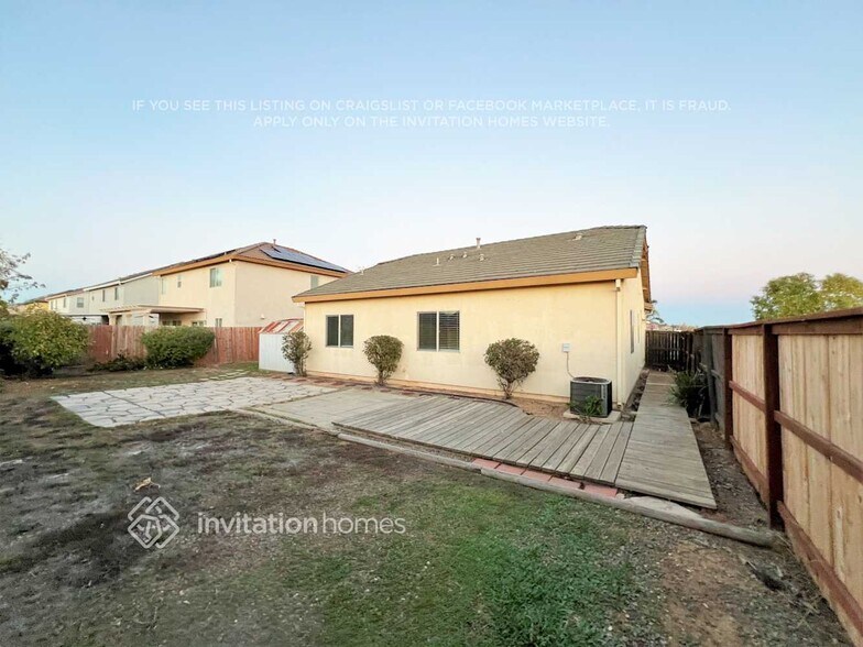 Building Photo - 5548 Seedling Way