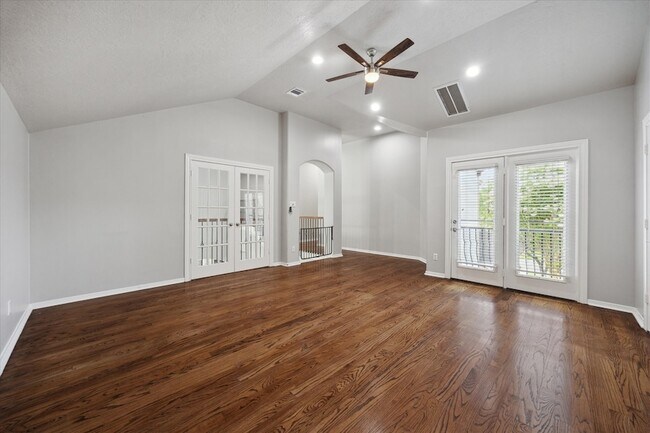 Building Photo - 5826 Santa Fe Springs Dr