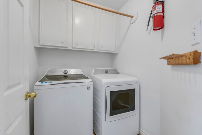 Building Photo - 7619 Limber Bough Dr