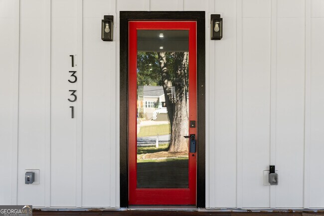 Building Photo - 1331 Diamond Ave SE