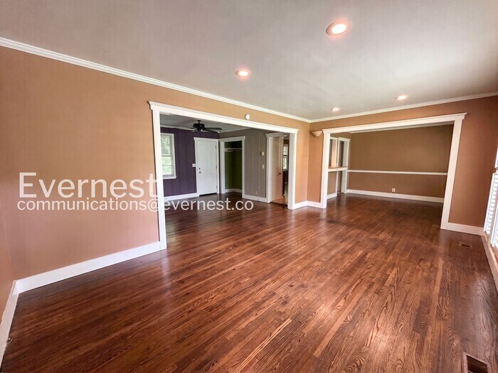 Building Photo - 4908 Briarwood Dr