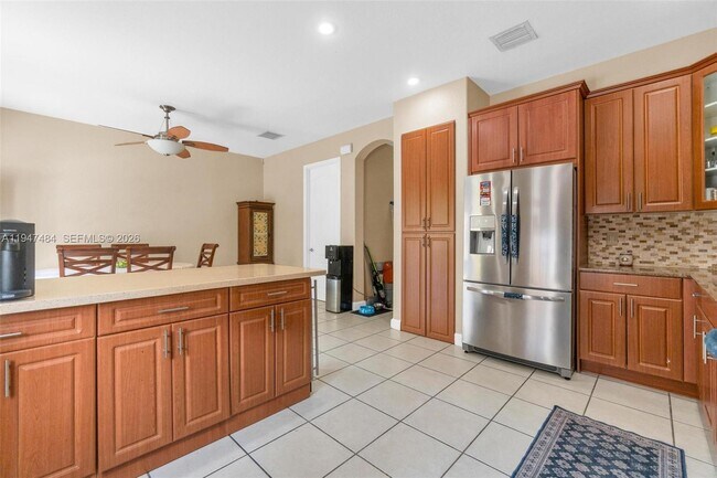 Building Photo - 8612 Buckskin Manor