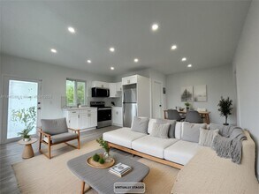 Building Photo - 1936 Normandy Dr