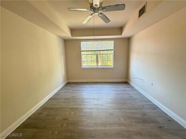 Building Photo - 3947 Del Sol Ln