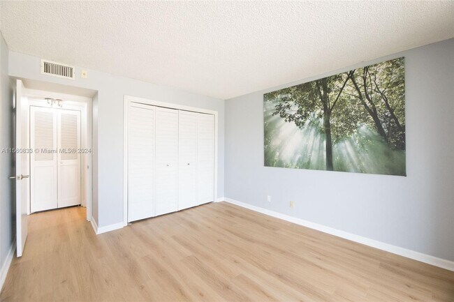 Building Photo - 3031 N Ocean Blvd
