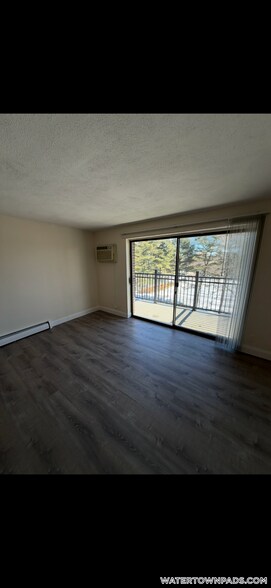 Building Photo - 16 Whites Ave