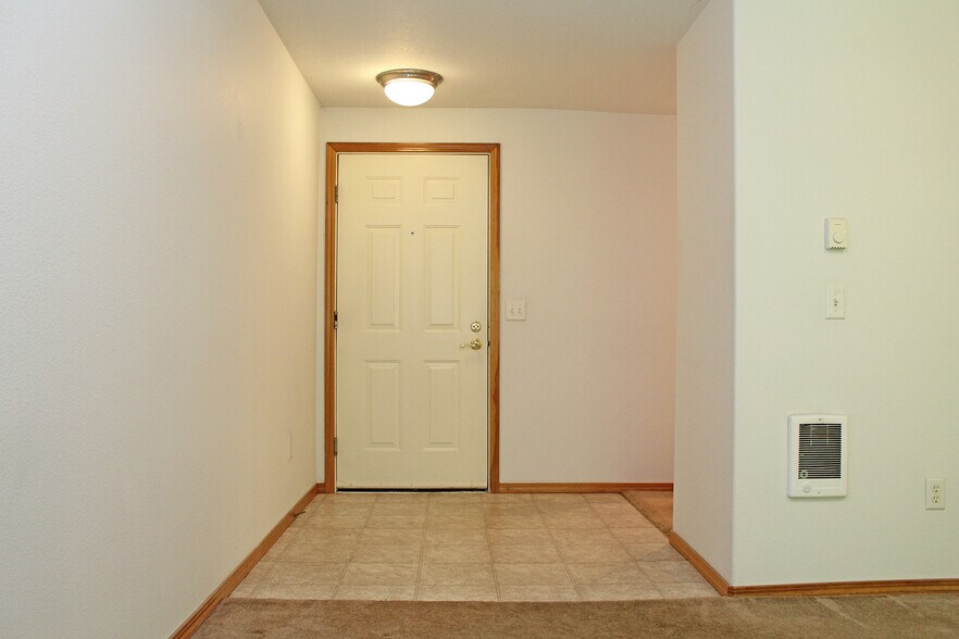 Building Photo - 683 NE 162nd Ave