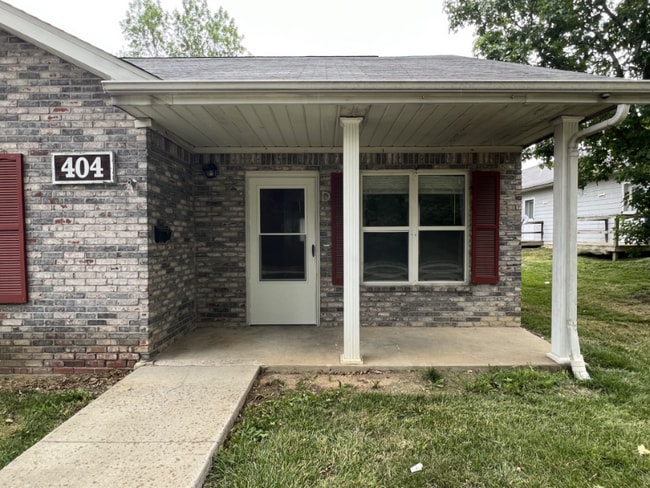 Building Photo - 7000 N Buckingham Square