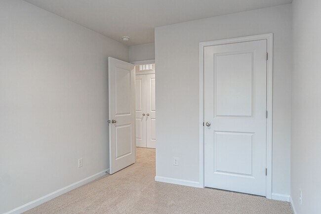 Building Photo - 205 1st St