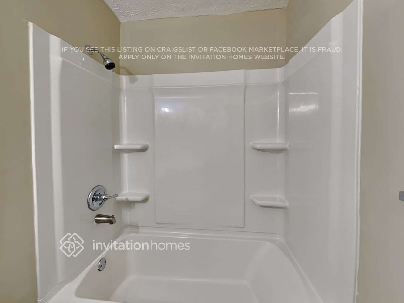 Building Photo - 940 Woodbridge Dr NE