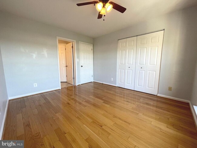 Building Photo - 1100 Quaker Hill Dr