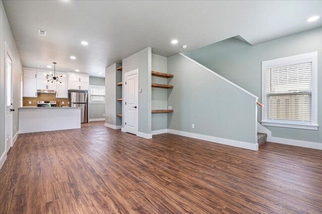 Building Photo - Brand New Cottage close to downtown and U ...