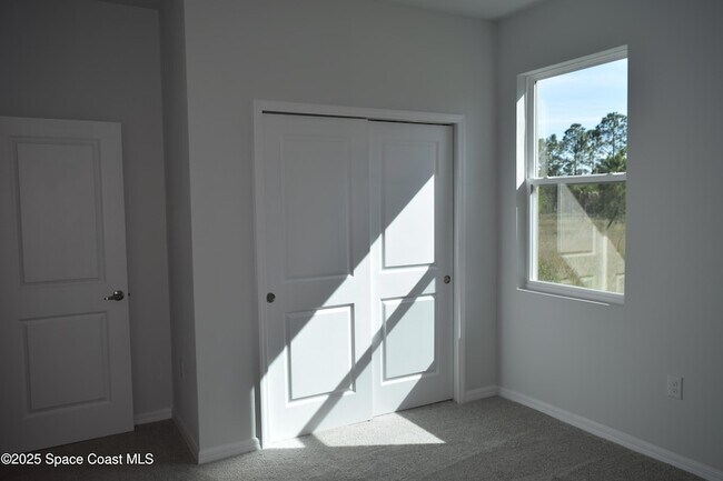 Building Photo - 3143 Fullerton Ave