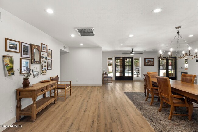 Building Photo - 5449 E Larkspur Dr