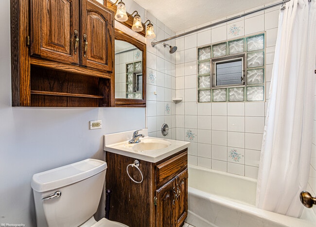 Building Photo - 6645 Riverside Dr