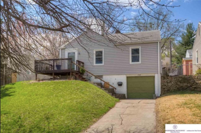 Building Photo - Charming 2 Bedroom Near Blackstone!!