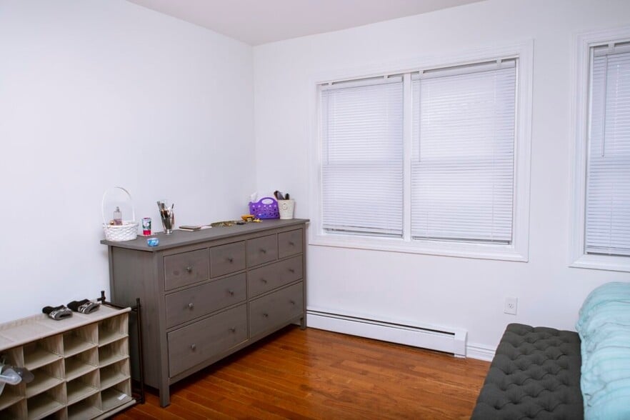 Building Photo - 213 Nunda Ave