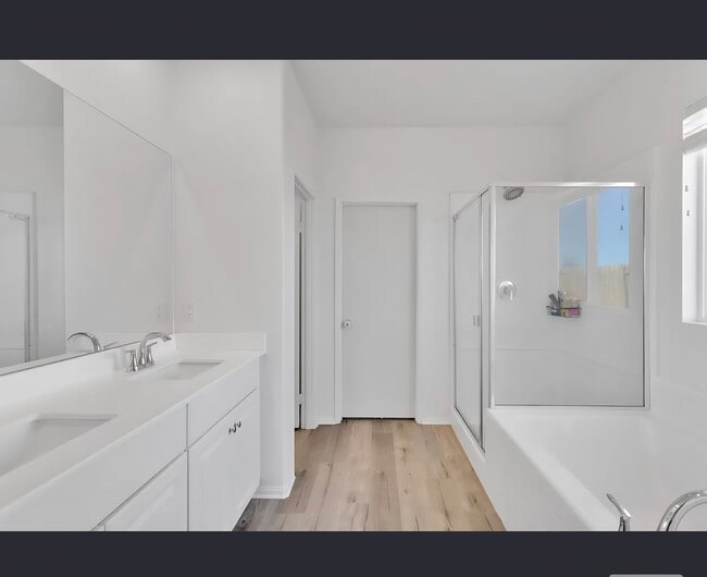 Building Photo - 11958 Gaines Ct