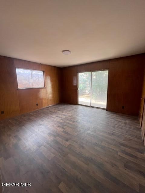 Building Photo - 3031 Van Buren Ave