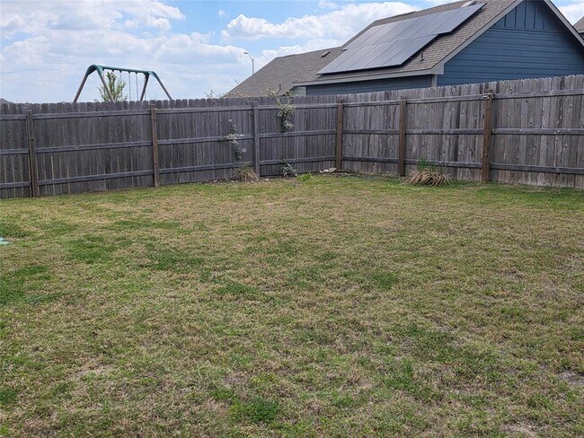 Building Photo - 1329 Weatherford Ln