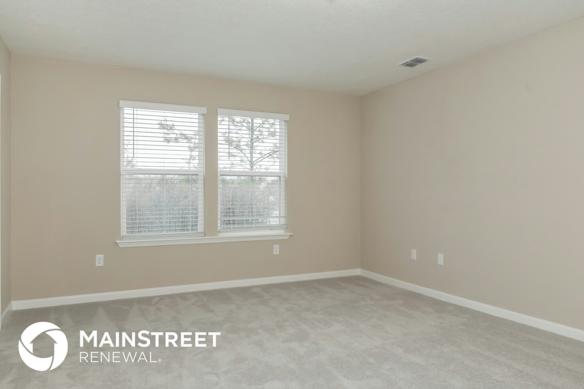 Building Photo - 7419 Palm Hills Dr