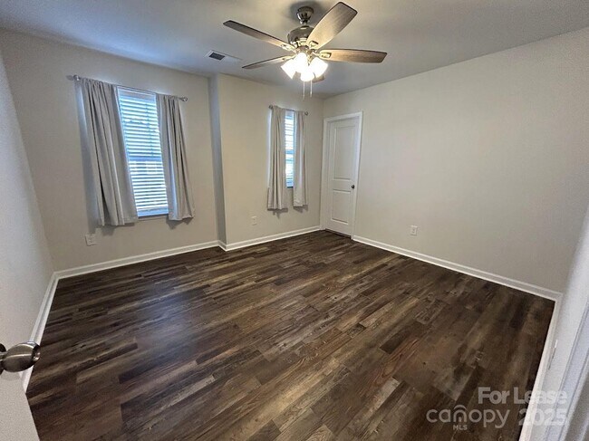 Building Photo - 1004 Whipcord Dr