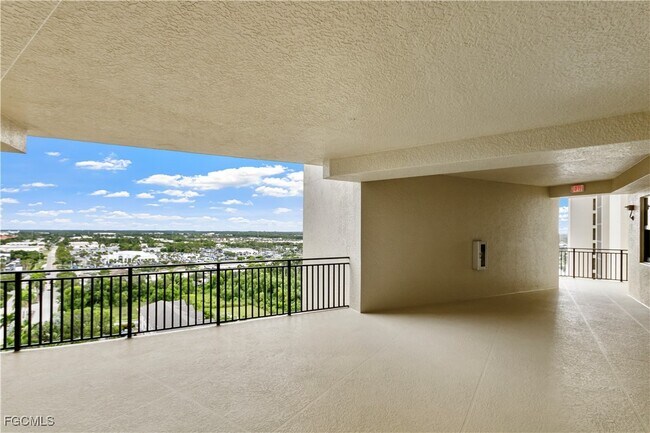 Building Photo - 14300 Riva Del Lago Dr