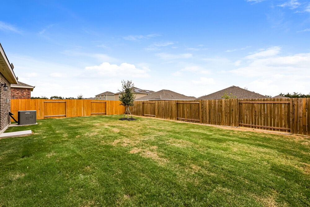 Building Photo - 312 Live Oak Ln