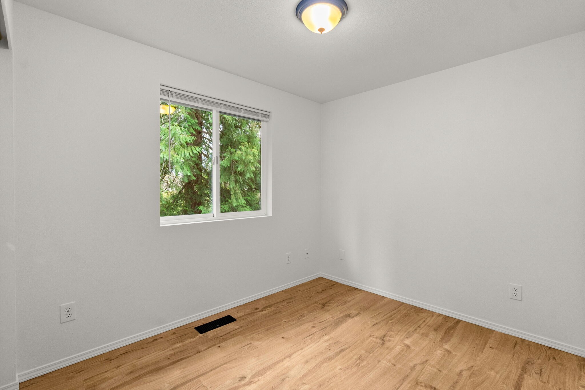 Building Photo - 1102 Irving St SW