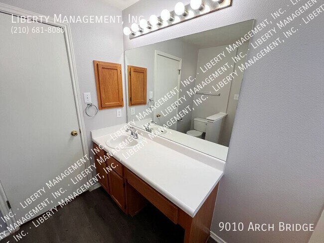 Building Photo - 9010 Arch Bridge