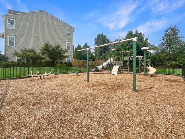 Building Photo - 43450 Hopestone Terrace