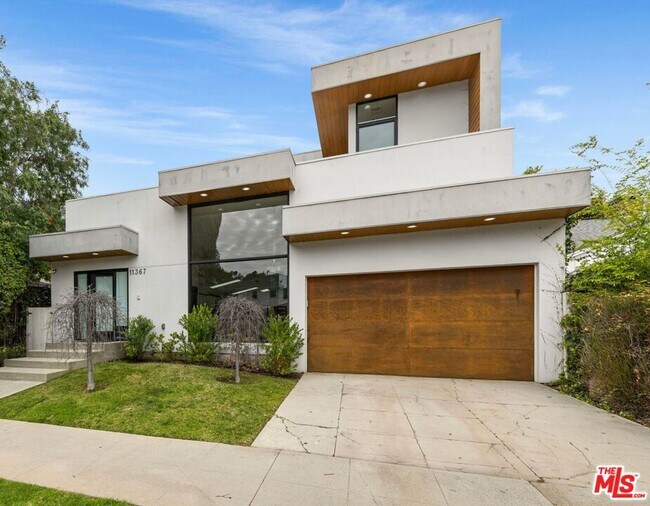 Building Photo - 11367 Elderwood St