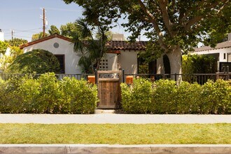 Building Photo - Beautiful 3 Bedroom Home in Prime North Hollywood Location