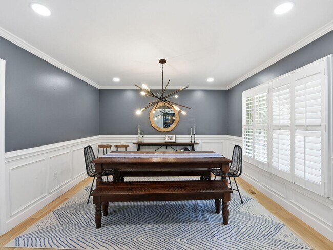 Building Photo - Freshly Refined Home with Generous Space and Timeless Appeal