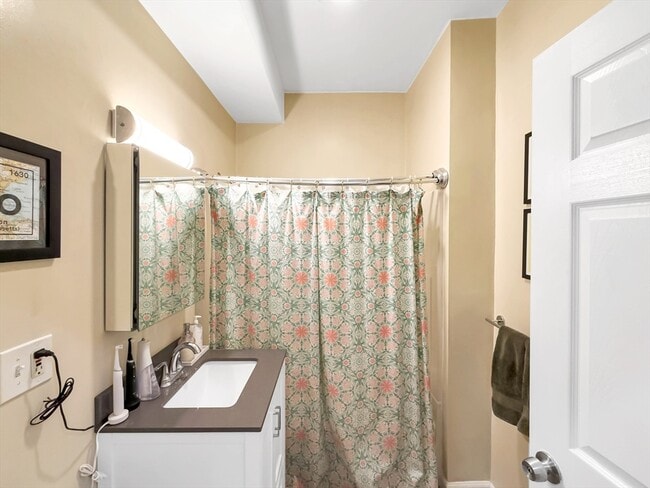 Building Photo - 153 Amory St